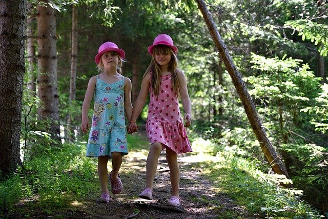 holčičky v lese